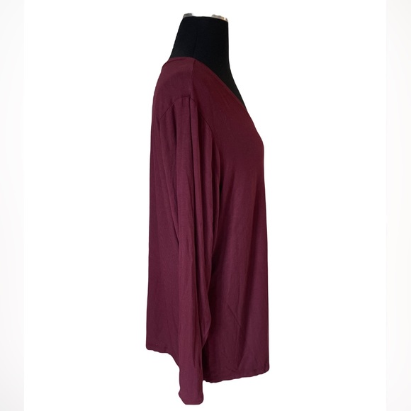 V-Neck Long Sleeve Tee - Picture 4 of 6